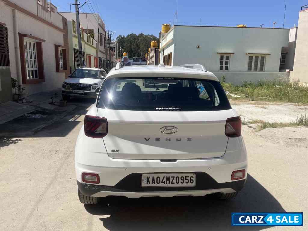 Hyundai Venue SX CRDI 1.5 MT