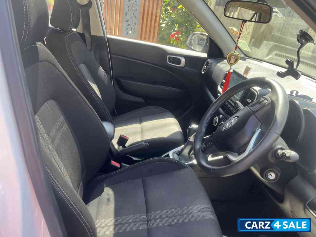 Hyundai Venue SX CRDI 1.5 MT