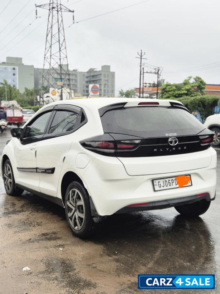 Tata Altroz XT