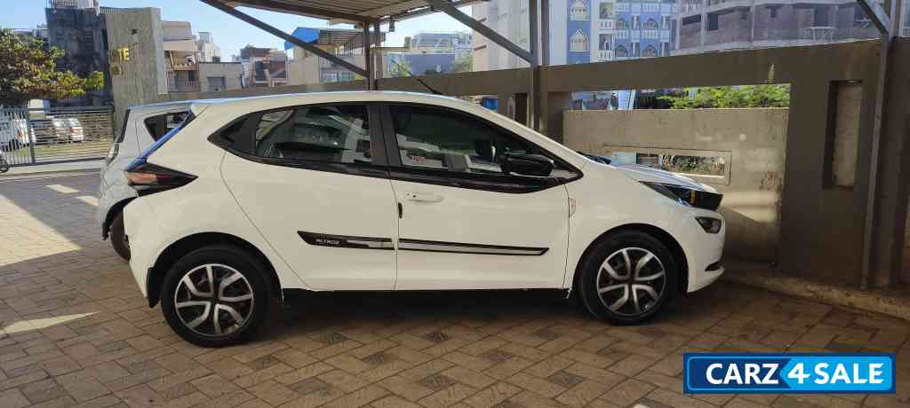 Tata Altroz XT