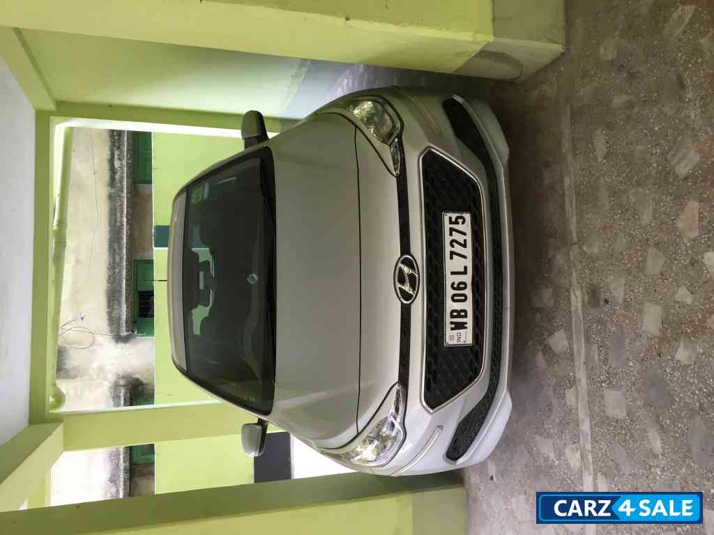 Light Grey Hyundai Elite i20 Magma