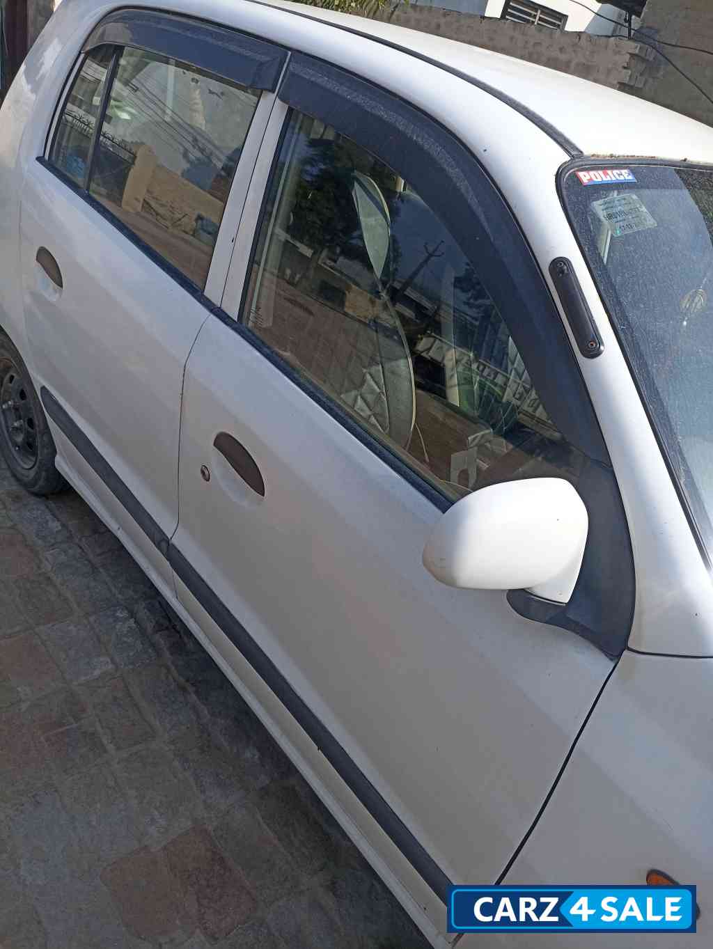 White Hyundai Santro Xing White Hyundai Santro Xing