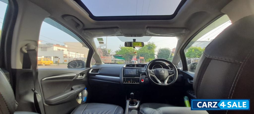 Brown Honda WR-V Vx idtec Brown Honda WR-V Vx idtec