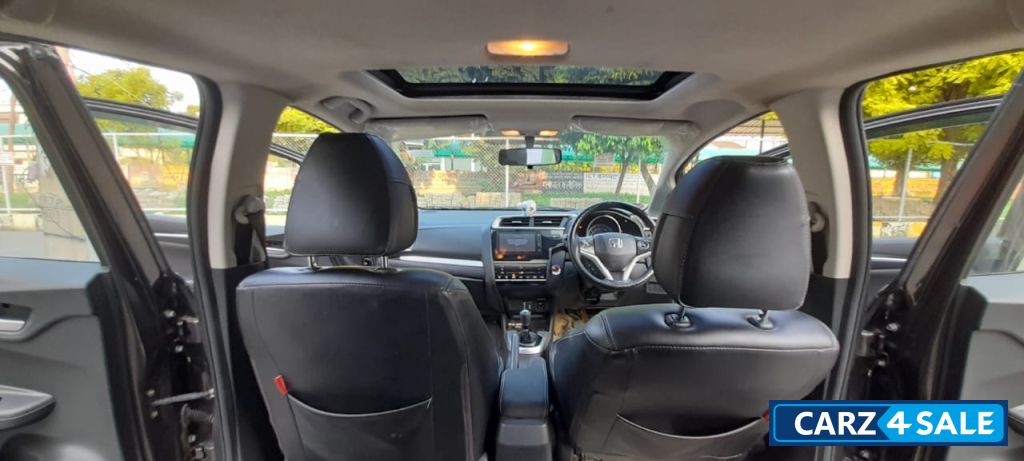 Brown Honda WR-V Vx idtec Brown Honda WR-V Vx idtec