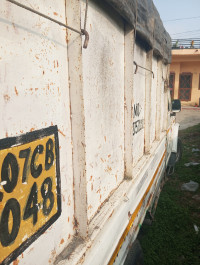 Mahindra  Bolero maxitruck