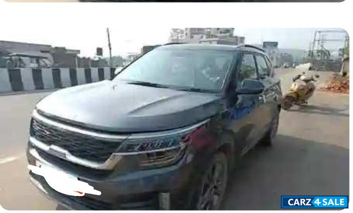 Gravity Grey Kia Seltos HtX