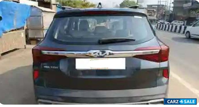 Gravity Grey Kia Seltos HtX