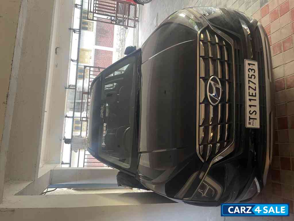 Black Hyundai Alcazar 1.5Dtct signature