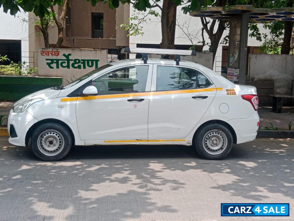 White Hyundai Xcent White White Hyundai Xcent White