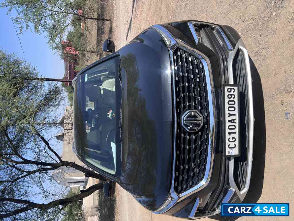 MG Hector Hybrid sharp