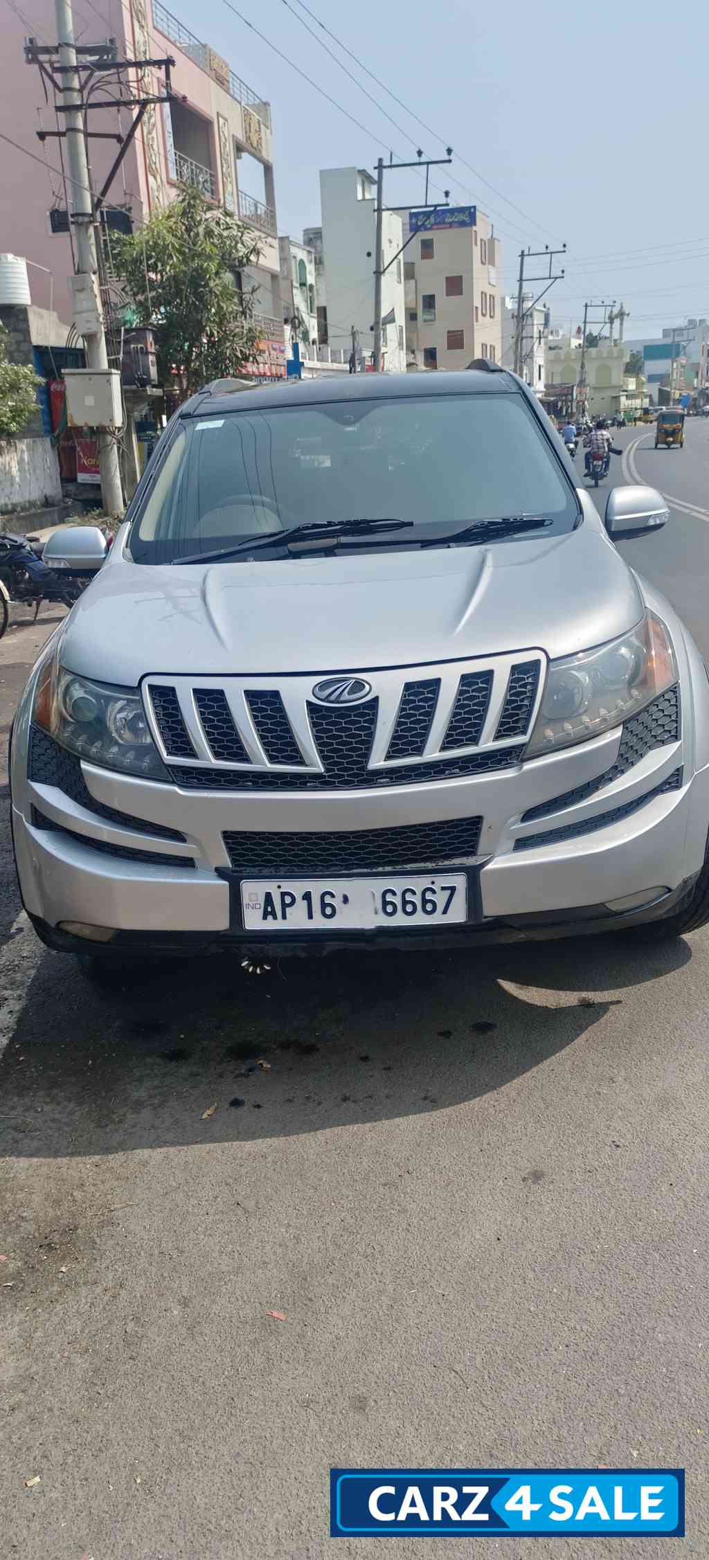 Mahindra XUV 500 W8 Diesel