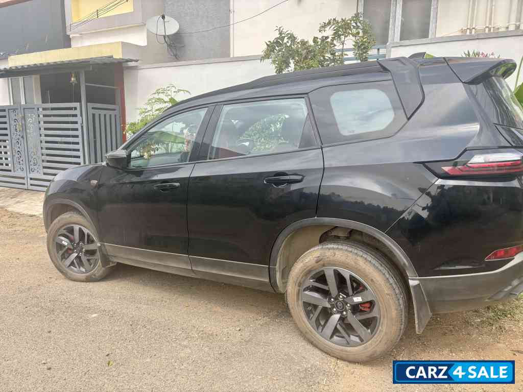 Tata Safari Xza+ O Red Dark
