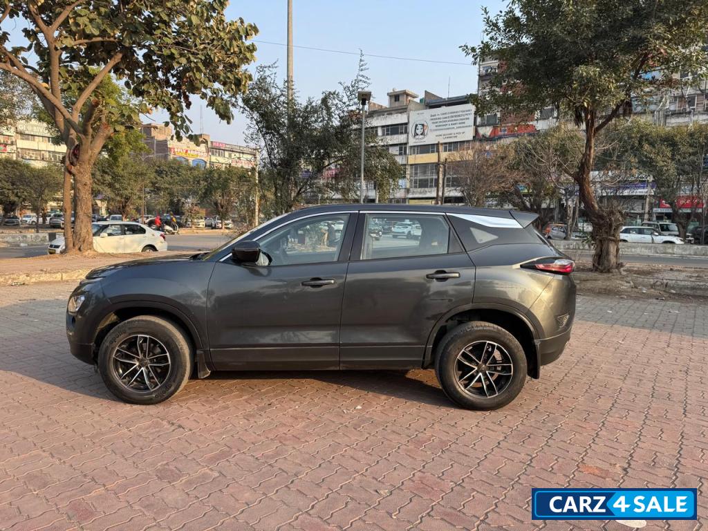 Tata Harrier XM