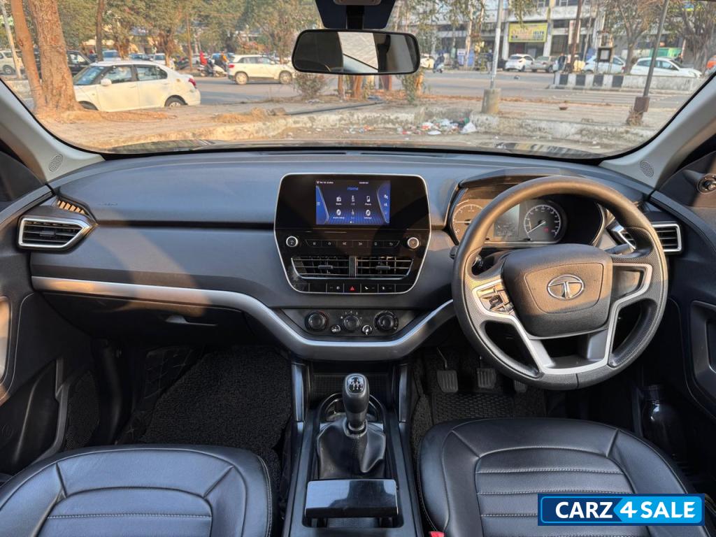 Tata Harrier XM
