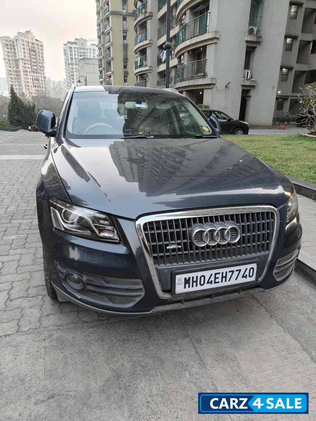 Mettalic Grey Audi Q5 Petrol Mettalic Grey Audi Q5 Petrol