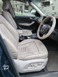 Mettalic Grey Audi Q5 Petrol