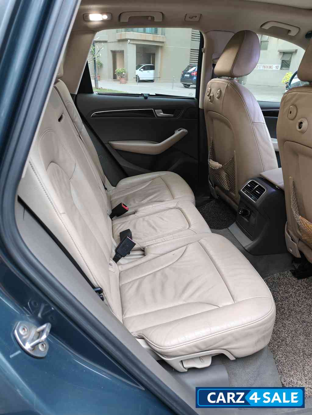 Mettalic Grey Audi Q5 Petrol Mettalic Grey Audi Q5 Petrol