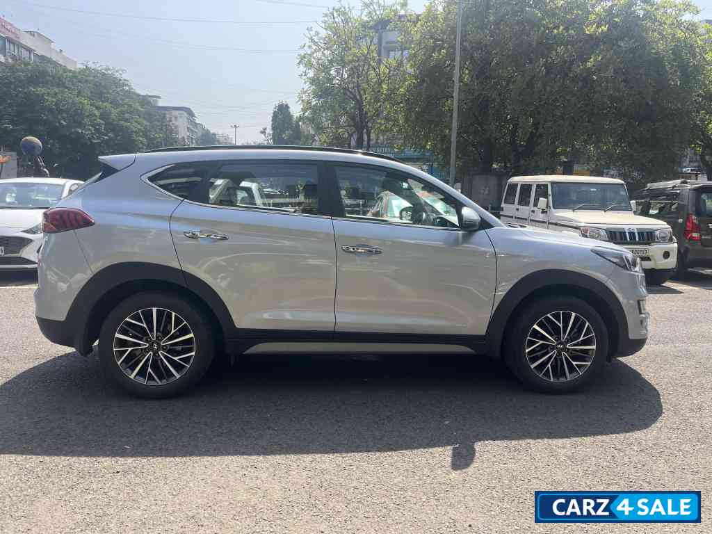 Typhoon Silver Hyundai Tucson VTVT AUTO GLS