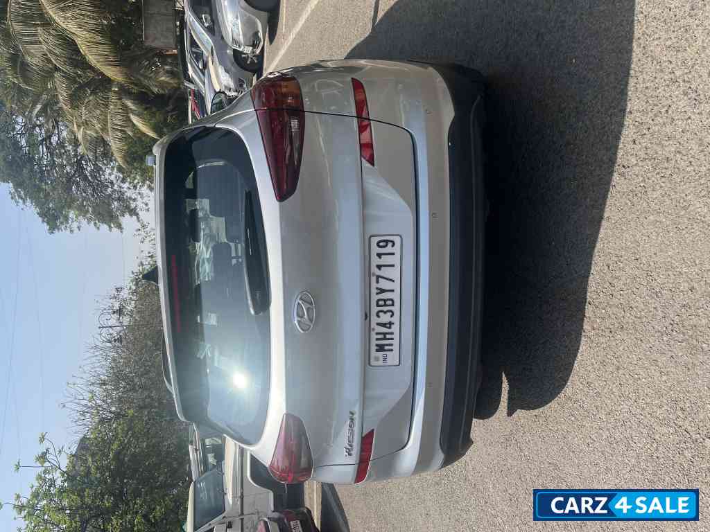 Typhoon Silver Hyundai Tucson VTVT AUTO GLS Typhoon Silver Hyundai Tucson VTVT AUTO GLS