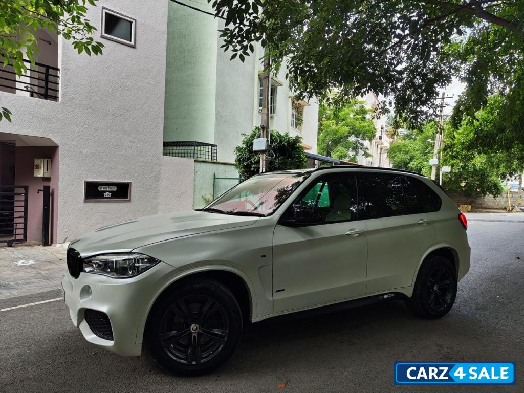Carbon Black BMW X5 XDRIVE30D