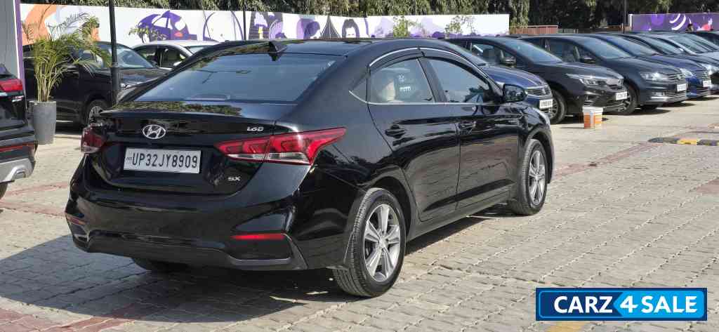 Black Hyundai Verna Sx+ diesel automatic sunroof