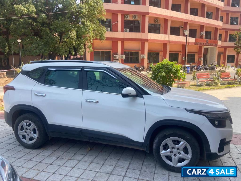 Clear White Kia Seltos HTK 1.5 PETROL