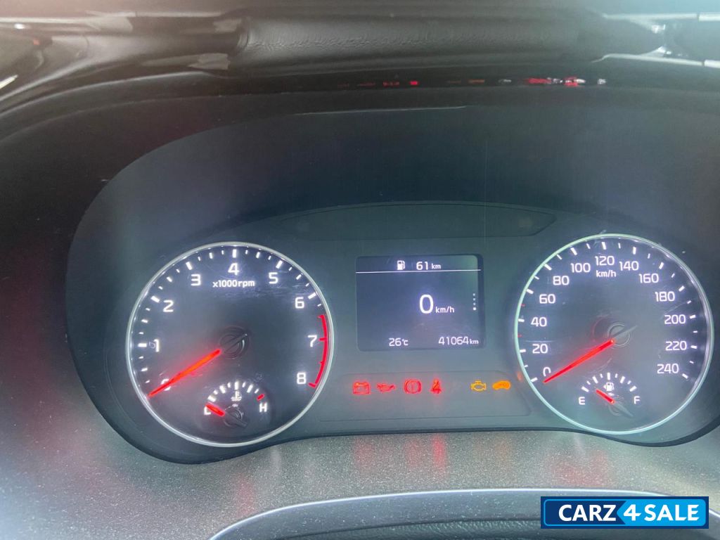 Clear White Kia Seltos HTK 1.5 PETROL