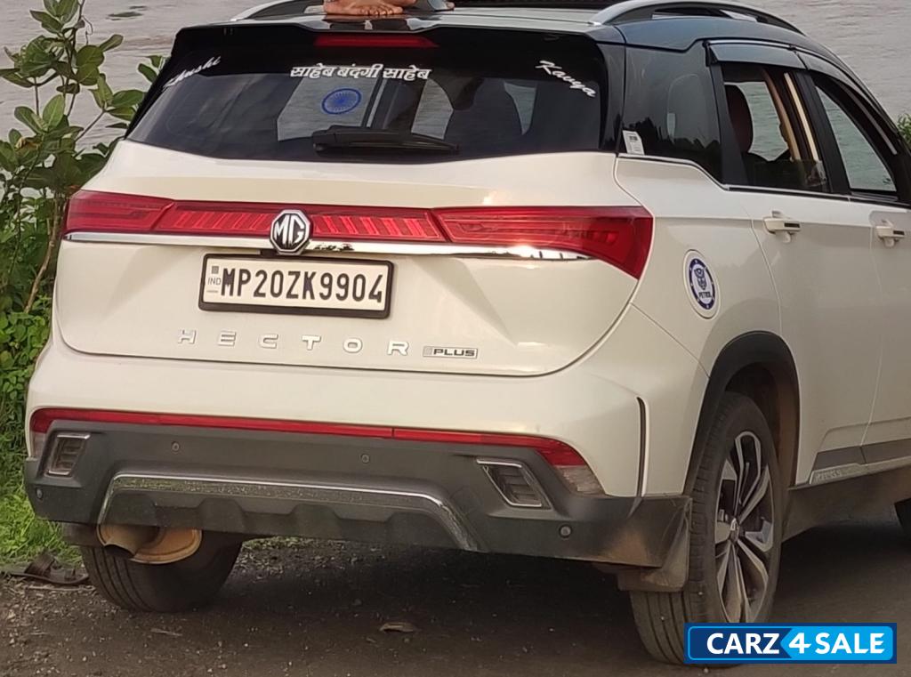 Dual Tone MG Hector Plus Cvt 7seater