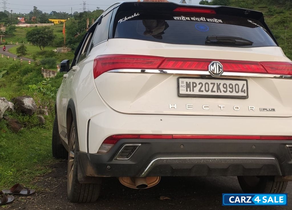 Dual Tone MG Hector Plus Cvt 7seater Dual Tone MG Hector Plus Cvt 7seater