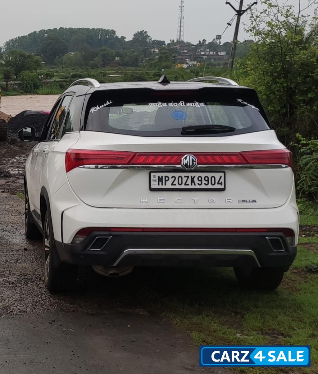 Dual Tone MG Hector Plus Cvt 7seater Dual Tone MG Hector Plus Cvt 7seater