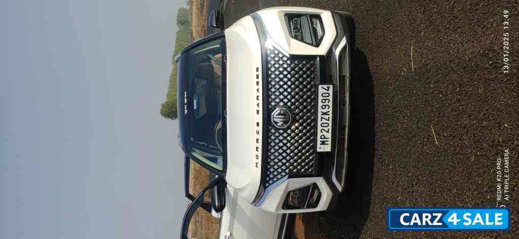 Dual Tone MG Hector Plus Cvt 7seater Dual Tone MG Hector Plus Cvt 7seater