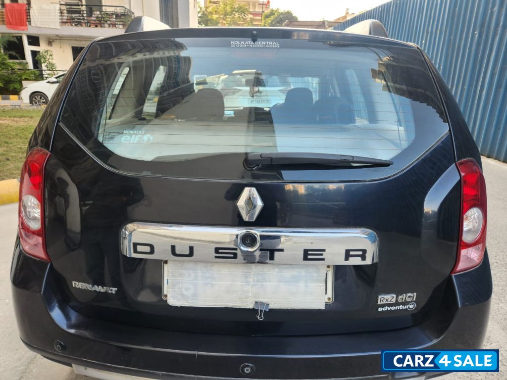 Pearl Black Renault Duster RXL Adventure