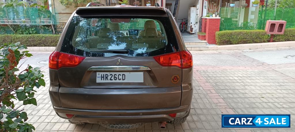 Earth Brown Mitsubishi Pajero Pajero Sports 4x4