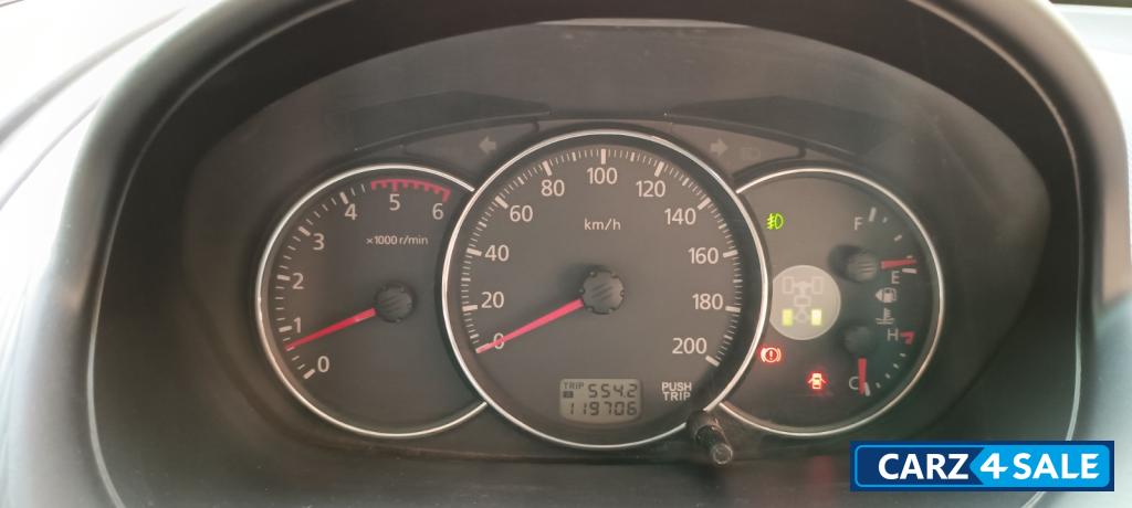 Earth Brown Mitsubishi Pajero Pajero Sports 4x4