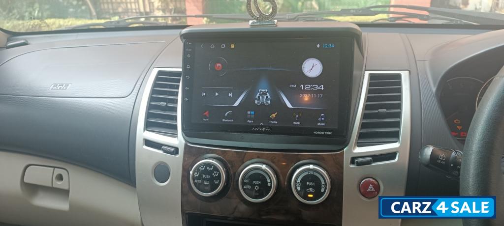 Earth Brown Mitsubishi Pajero Pajero Sports 4x4