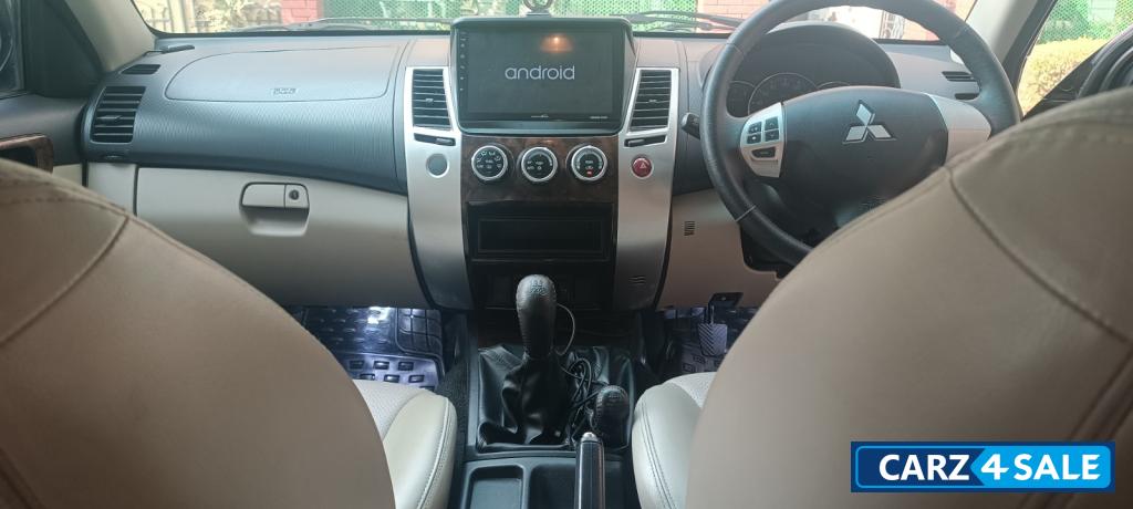 Earth Brown Mitsubishi Pajero Pajero Sports 4x4