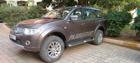 Earth Brown Mitsubishi Pajero Pajero Sports 4x4