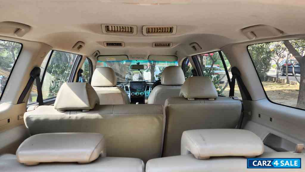 Earth Brown Mitsubishi Pajero Pajero Sports 4x4