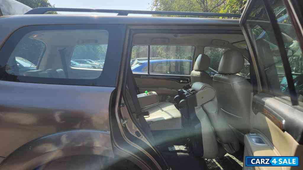 Earth Brown Mitsubishi Pajero Pajero Sports 4x4