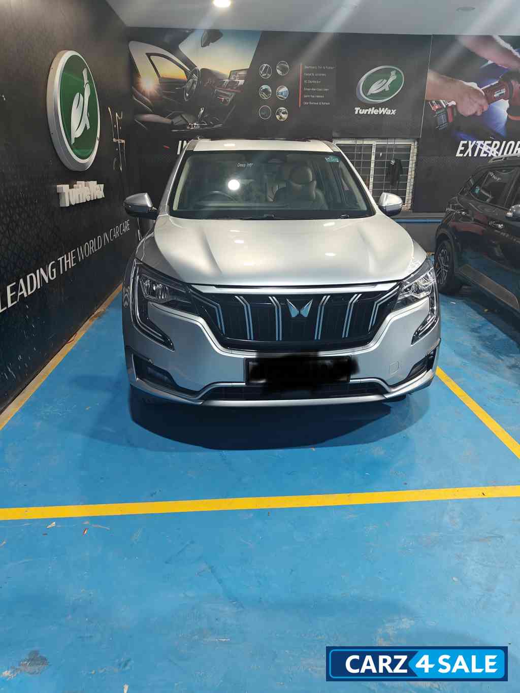 Mahindra XUV700 AX7 Manual Petrol