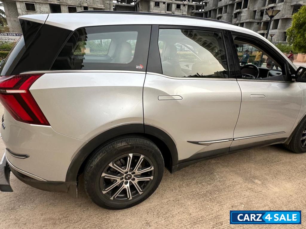Mahindra XUV700 AX7 Manual Petrol