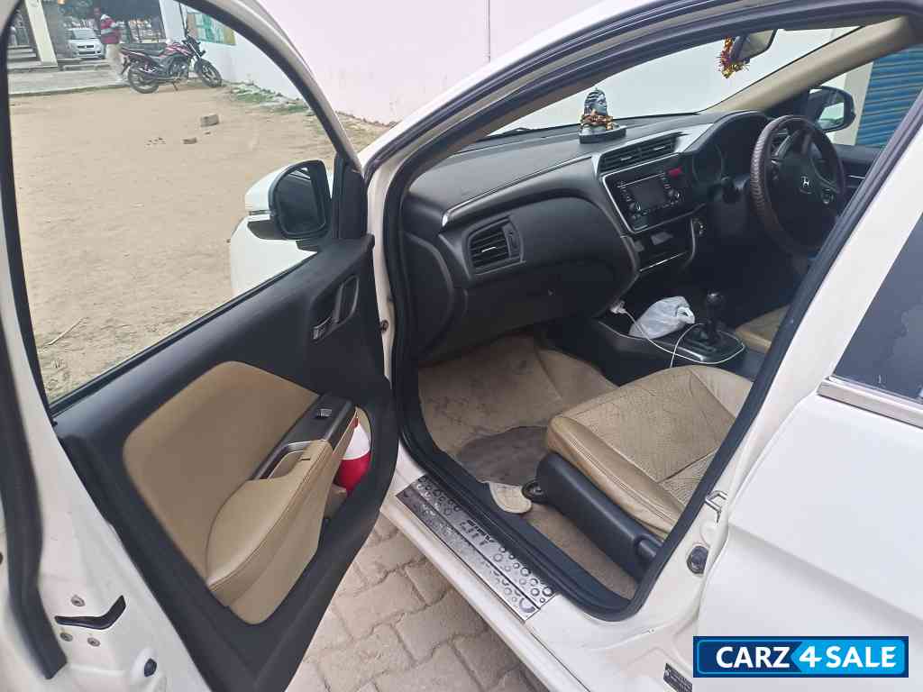 White Honda City CITY1.5 VXMT IDTEC