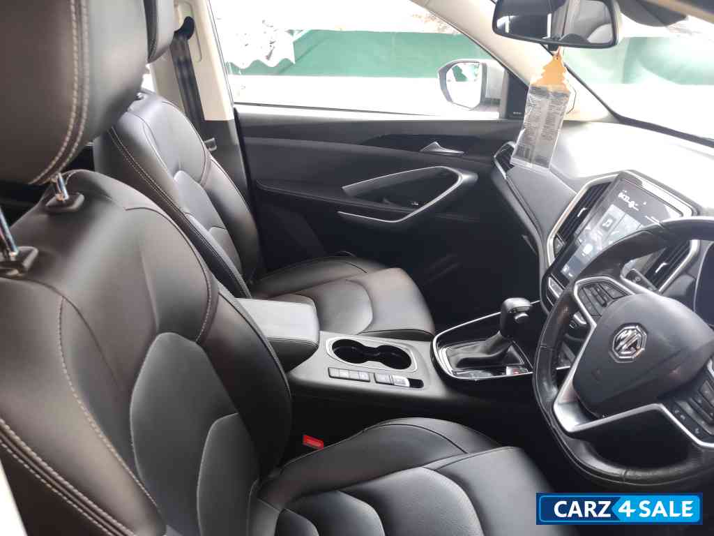 MG Hector 1.5 sharp dct