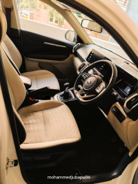 Pearl White Kia Sonet HTX