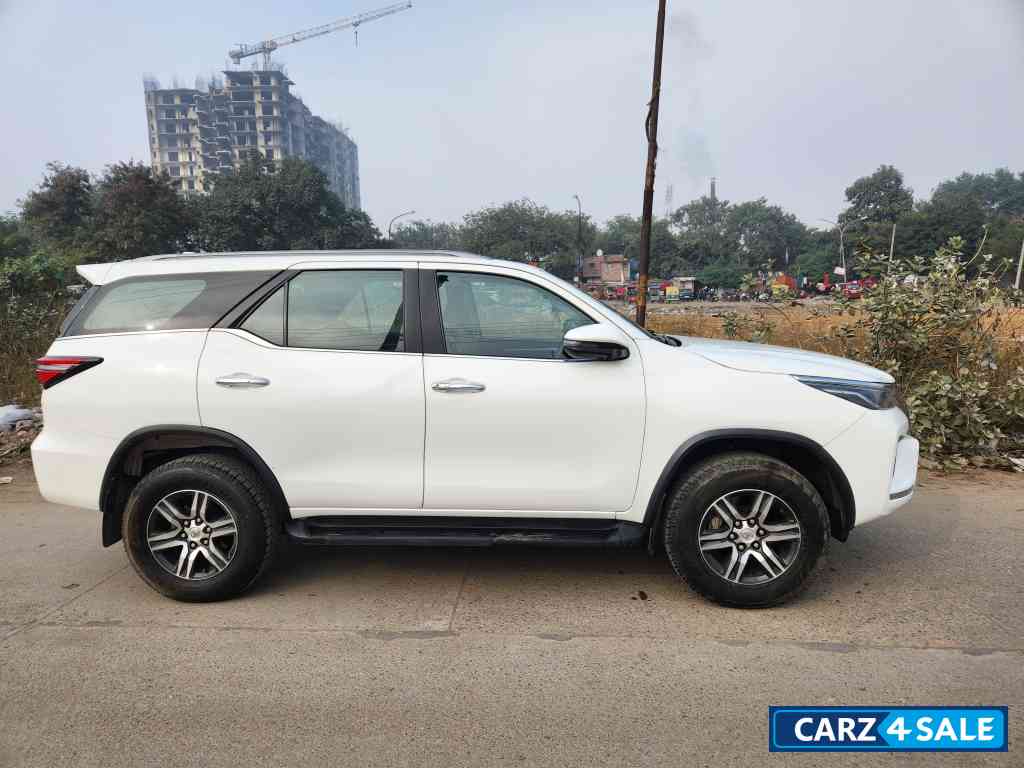 Toyota Fortuner 2.7 MT Petrol