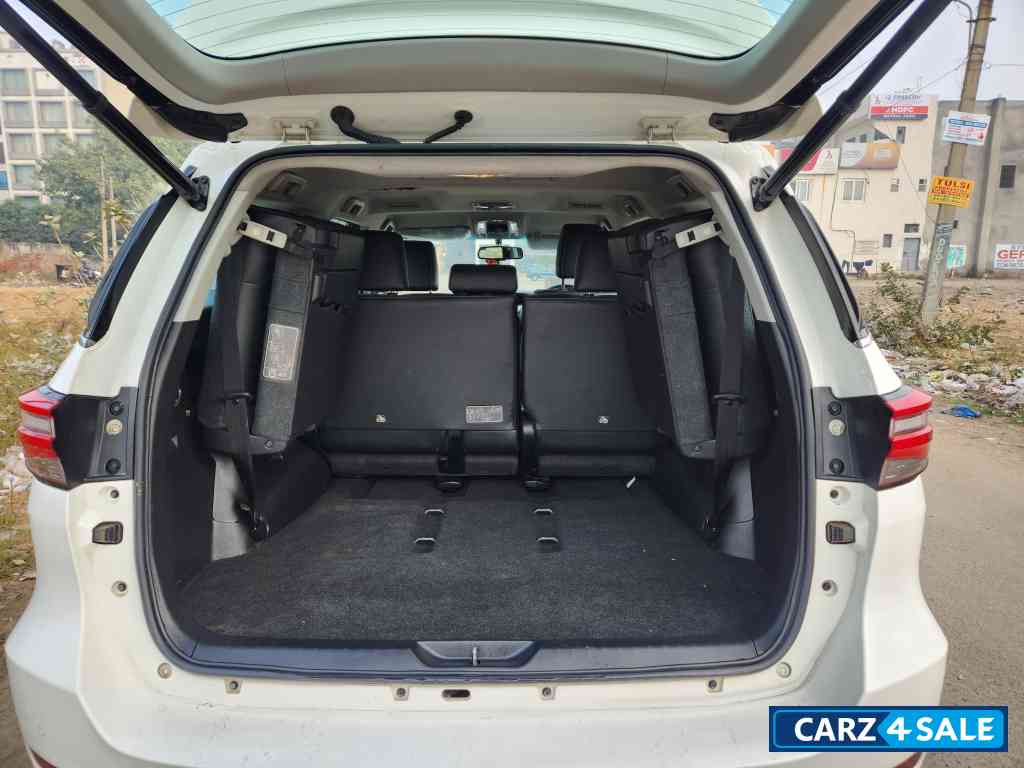 Toyota Fortuner 2.7 MT Petrol