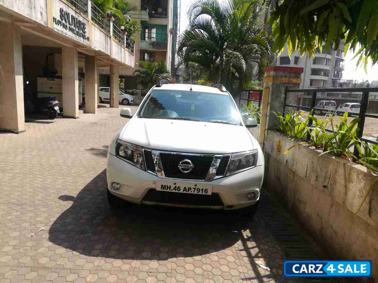 White Nissan Terrano XL PLUS 85
