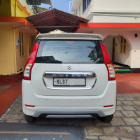 Superior White Maruti Suzuki Wagon R Vxi