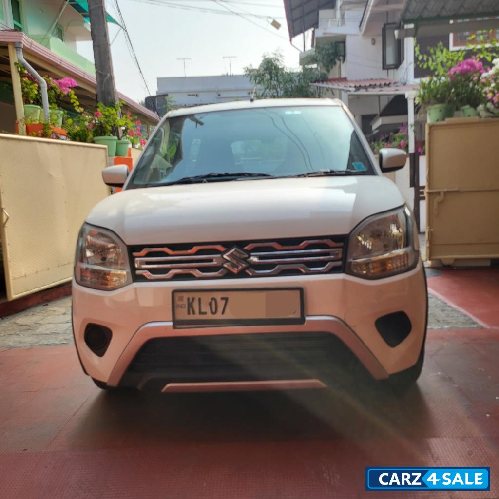 Superior White Maruti Suzuki Wagon R Vxi