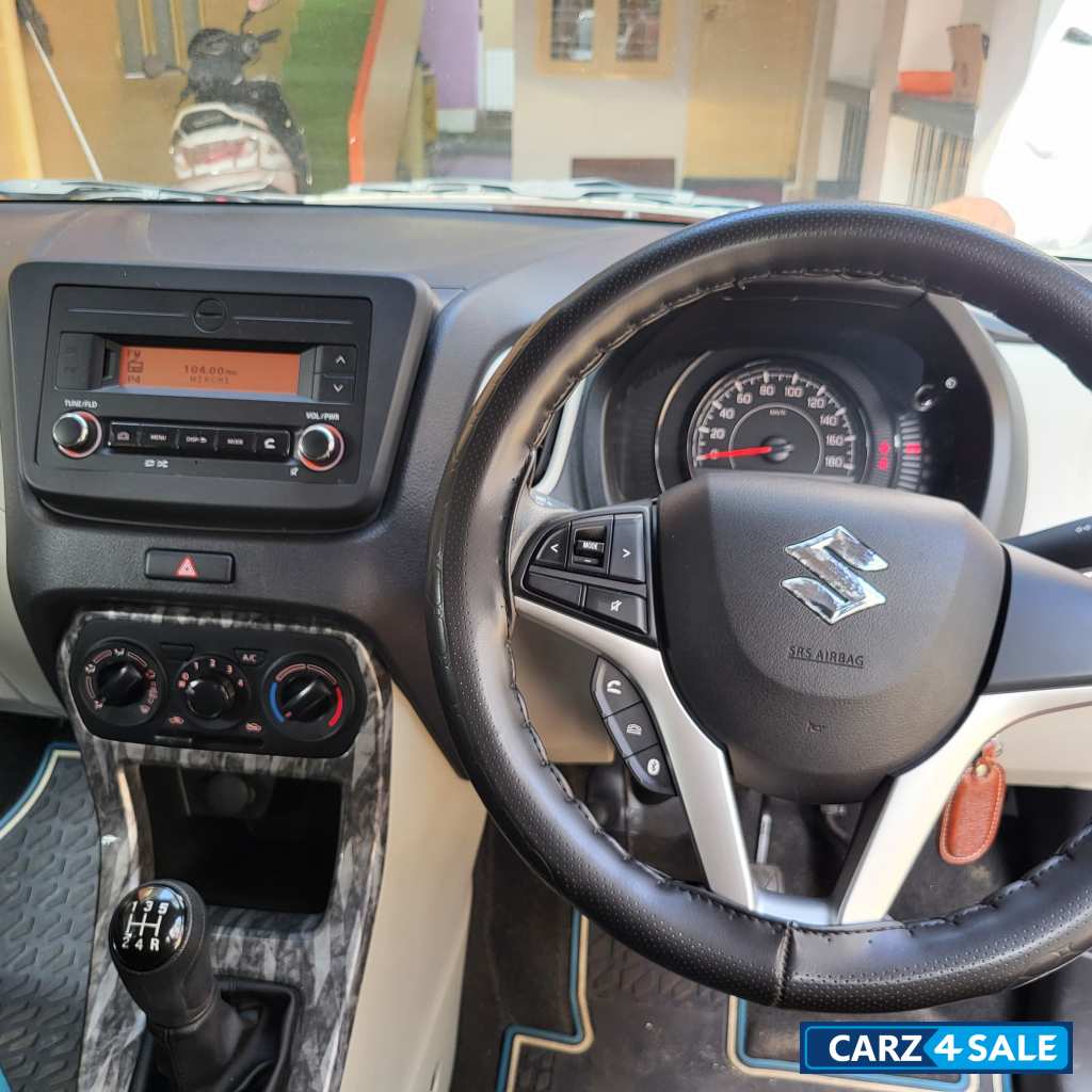 Superior White Maruti Suzuki Wagon R Vxi